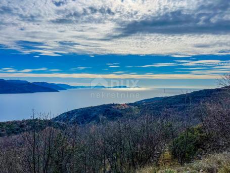 OPATIJA, BRSEČ - 3500m2 - 3 building plots for the construction of villas with swimming pool, panora