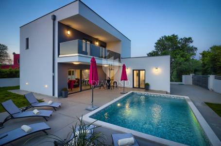 Pula, okolica, atraktivna kuća modernog dizajna