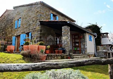 ISTRIA, CEROVLJE - An autochthonous Istrian stone house on a glade