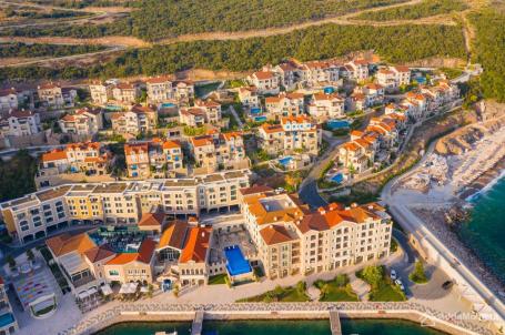 Profitabilna nekretnina u Lustica Bay Centrale - s planom otplate od 3 godine