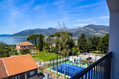 Exclusive 2-bedroom apartment with a sea view in Tivat for sale