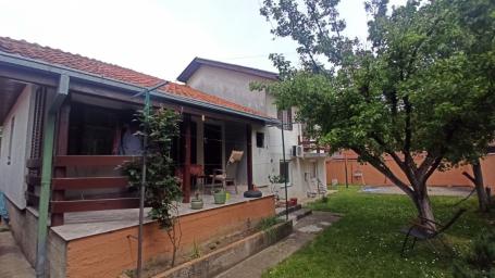 Odlična kuća u Duvaništu sa dvorištem