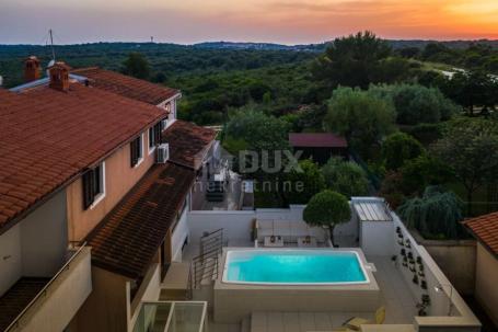 ISTRIA, VINKURAN - House with two apartments and a swimming pool! Close to the sea!