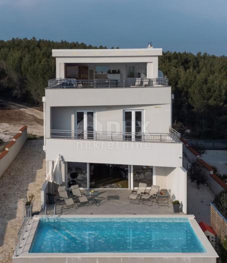 ISTRIA, MEDULIN - beautiful modern villa 300 meters from the sea with a swimming pool, panoramic sea