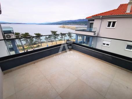 Šilo, apartment on the first floor, first row to the sea!! ID 351