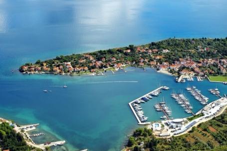 Zadar, Ugljan, građevinsko zemljište 2500 m2