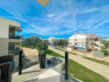 Luxurious apartment 800m from the beach and the center, Poreč