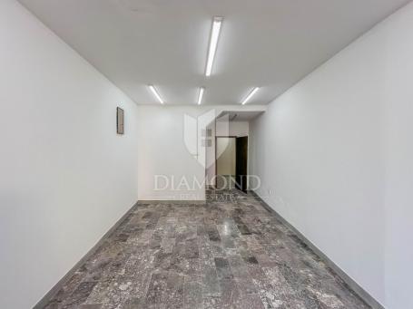 Umag, ground floor, office space in the center!