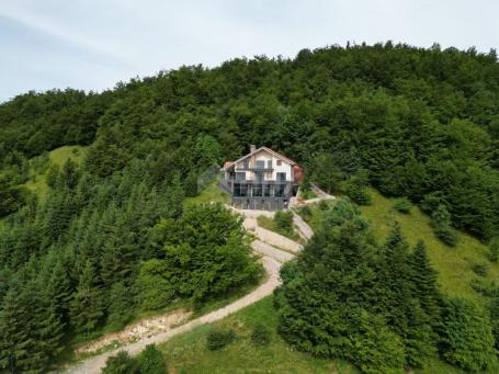GORSKI KOTAR, CRNI LUG - Luxury villa with 20,000 m2 garden