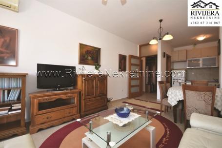 Two-bedroom new apartment with parking in area Topla 2