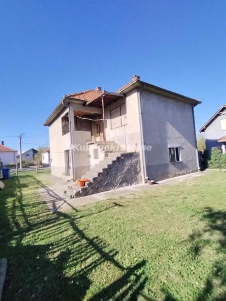 Prodaje se kuća u Makedonskoj