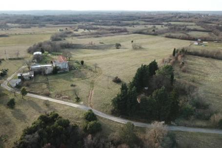 Istra, Hrboki - 32935 m2 zemljišta, dio građevinsko dio poljoprivredno