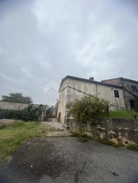 ISTRIA, LABIN - House on the edge of the village with a view of nature