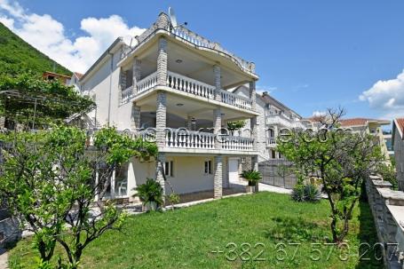 A spacious house near the waterfront in Herceg Novi