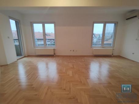 Completely renovated apartment in a newer building