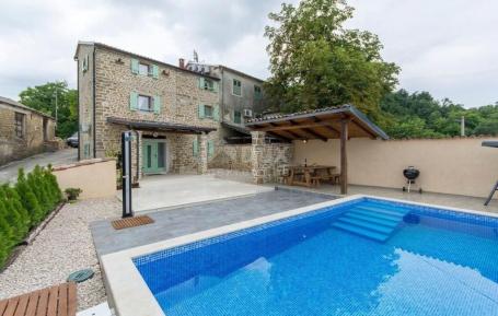 ISTRIA, MOTOVUN - Indigenous stone house with swimming pool