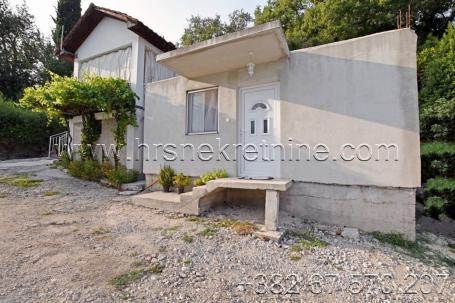 Two small houses in Topla Herceg Novi
