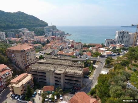 Parcela sa projektom za kuću od 4 kata sa panoramskim pogledom u Bečićima