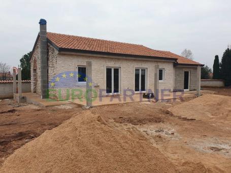 Stone house with garden in the vicinity of Umag