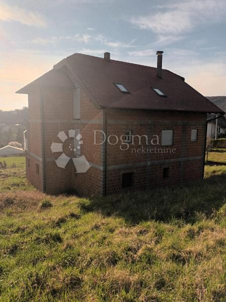 Roh-bau kuća u Vugrovcu s velikim potencijalom