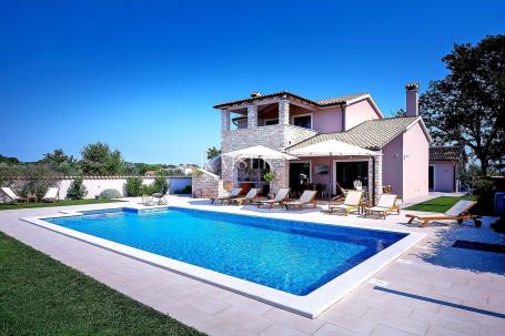 Istra - Marčana, vila s bazenom, 280 m2