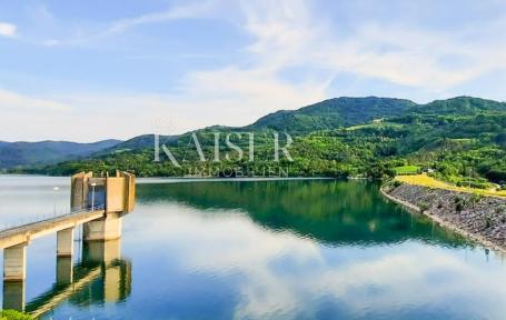 Istra - Pazin, poljoprivredno zemljište odličan pogled jezero Butoniga