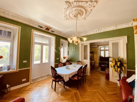 Lovran – Luksuzan stan u povijesnoj vili s velikom okućnicom