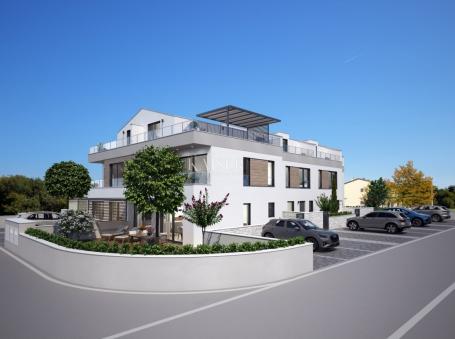 Istra - Poreč, nova kuća u nizu sa dvorištem
