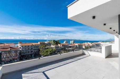 Luksuzni penthouse s pogledom na more