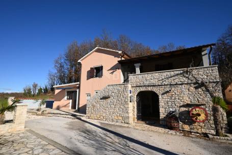 ISTRIA, PAZIN Stone house with tavern in nature!