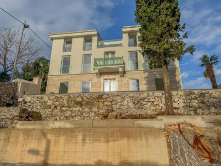 RIJEKA, TURNIĆ - superb apartments in a newly renovated house, parking, quiet street, view