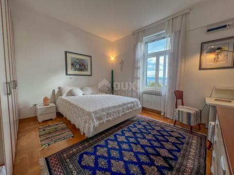 OPATIJA, CENTER - apartment for rent in a historic villa, 50m from the sea