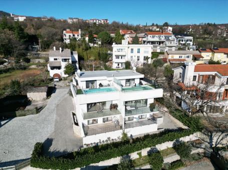 OPATIJA, POBRI - jedinstvena vila blizu Opatije s bazenom, panoramski pogled na more, novonamještena
