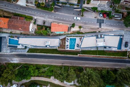 OPATIJA, MOŠĆENIČKA DRAGA – zwei neue Villen mit Swimmingpool, 410 m2 + 225 m2 mit Garten, Möbeln un