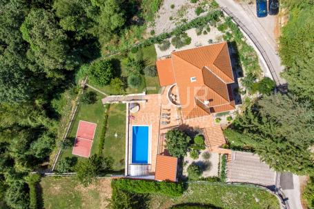 VEPRINAC - Predivna kuća s bazenom i pogledom na more