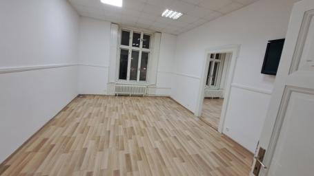 3 soban, 108 m2, strogi centar, Ilije Ognjanovića, 1. sprat. 