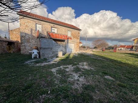 ZADAR, SUHOVARE - Stone renovated house with potential