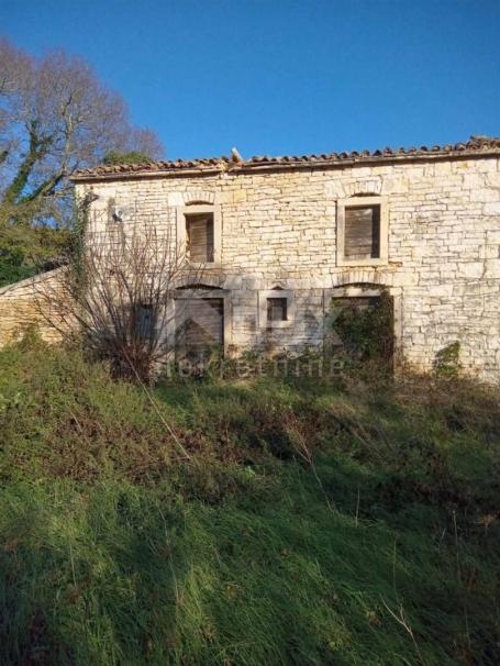 ISTRIA, BARBAN - Stone house for adaptation with land