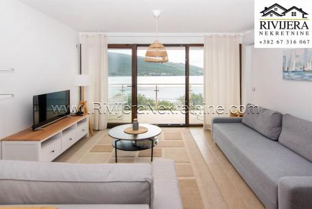 One-bedroom apartment first line to the sea in Kumbor Herceg Novi