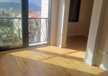 New three-bedroom apartment in Tivat