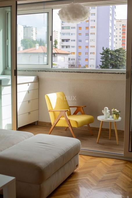 RIJEKA, KRIM – neu renovierte Zwei-Zimmer-Wohnung in bester Lage