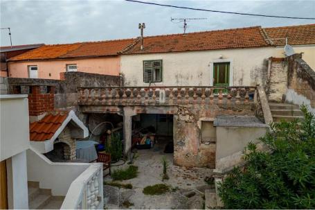 Turanj - stara dalmatinska kuća u blizini mora!