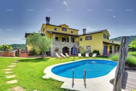 Vila Prodaje se prekrasna vila sa bazenom u blizini Pazina