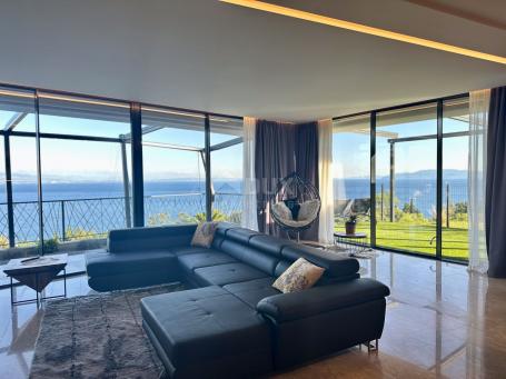 OPATIJA, CENTAR – luksuzna etaža od 300m2 u novogradnji s garažom, panoramski pogled na more