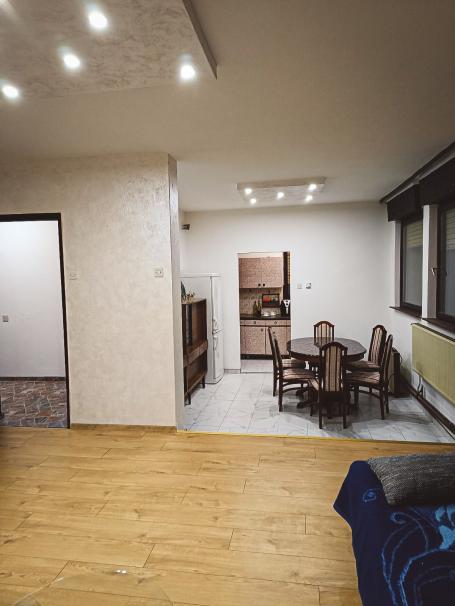 Spacious and Modern Ground Floor in a Three-Storey House - Krusevac