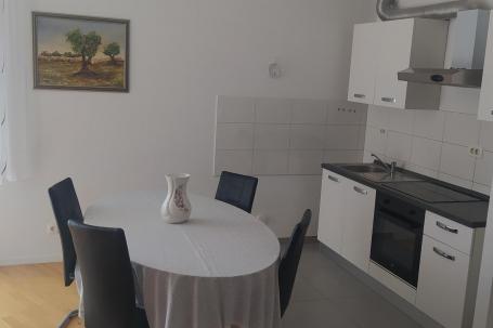 Split, Žnjan, jednosobni stan od 49 m2 s parking mjestom