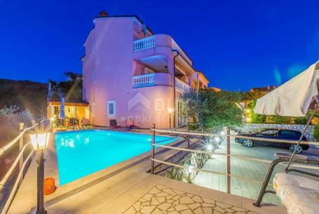 CRIKVENICA- Beautiful villa with 3 apartments and a swimming pool