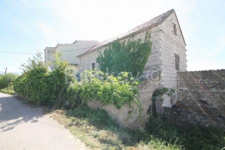 Kaštel Sućurac, kamena kuća 93m2, prodaja