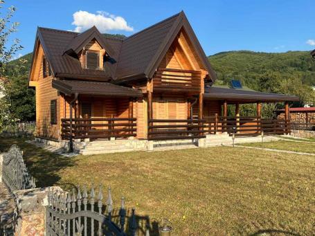 A beautiful house in Kolasin, just 800m from the city center