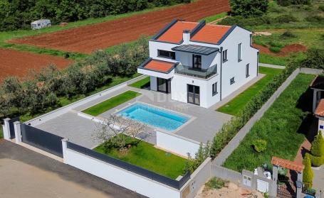 ISTRIA, POREČ - Modern house with a swimming pool on the edge of the village with a sea view